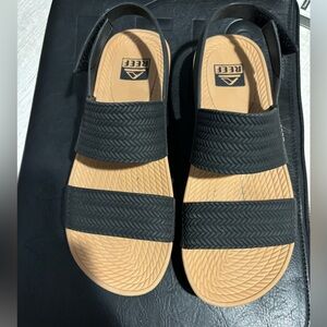Reef women’s water vista sandals. Size 7